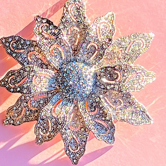 Rare Find Vintage Signed Lum Nu Flower Brooch - Picture 3 of 10